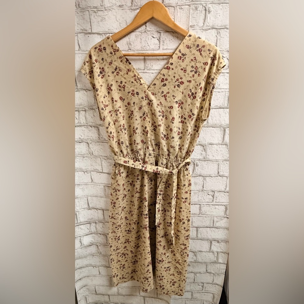 Vintage 70’s Handmade Beige Floral V-Neck Belted Midi Dress